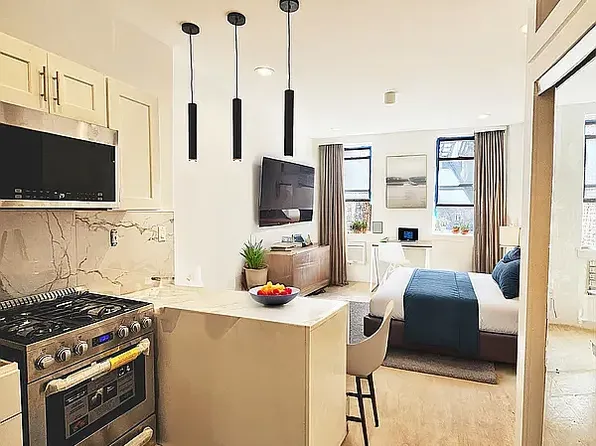 338 E 14th St APT 2C, New York, NY 10003