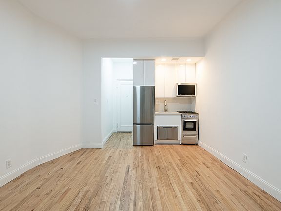 4th image of 204 E 84th St #1RE