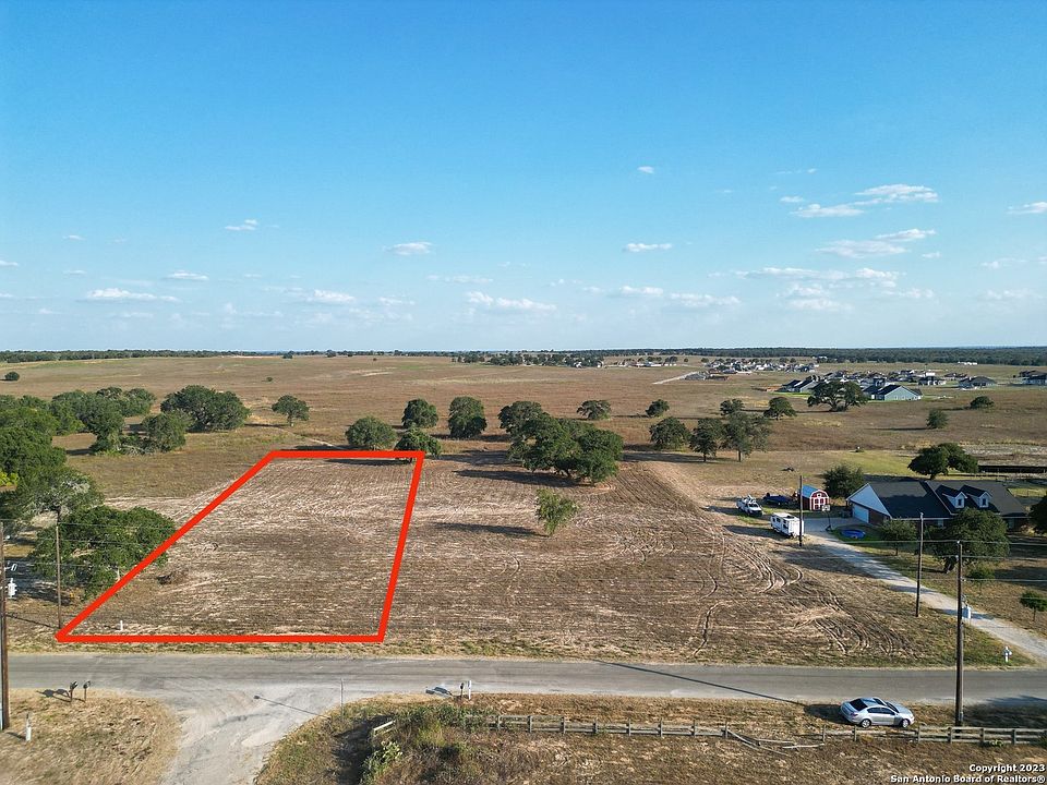 1st image of 732 Lake Valley Dr