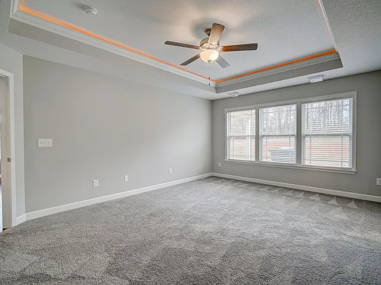 732 Shelburne Ln — Photo 24