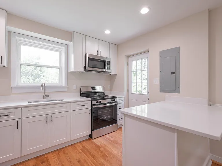 1315 Santa Rosa Rd — Photo 14