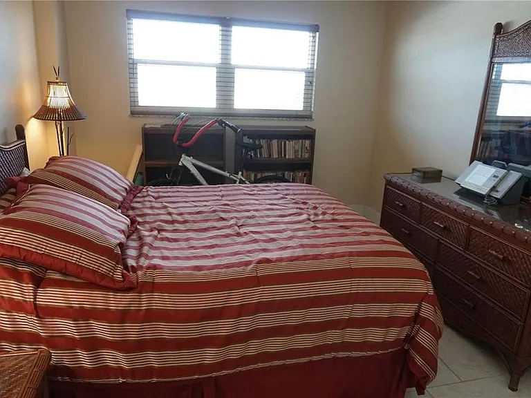 5900 Shore Blvd S #402 — Photo 18