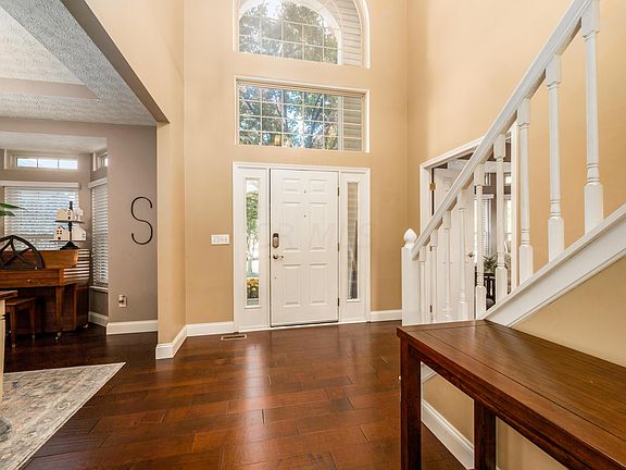 5th image of 5733 Newington Dr