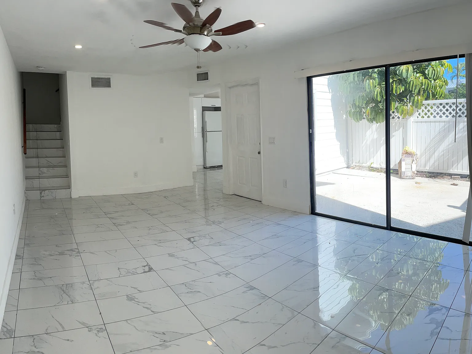 7709 Tamara Lee Court — Photo 2