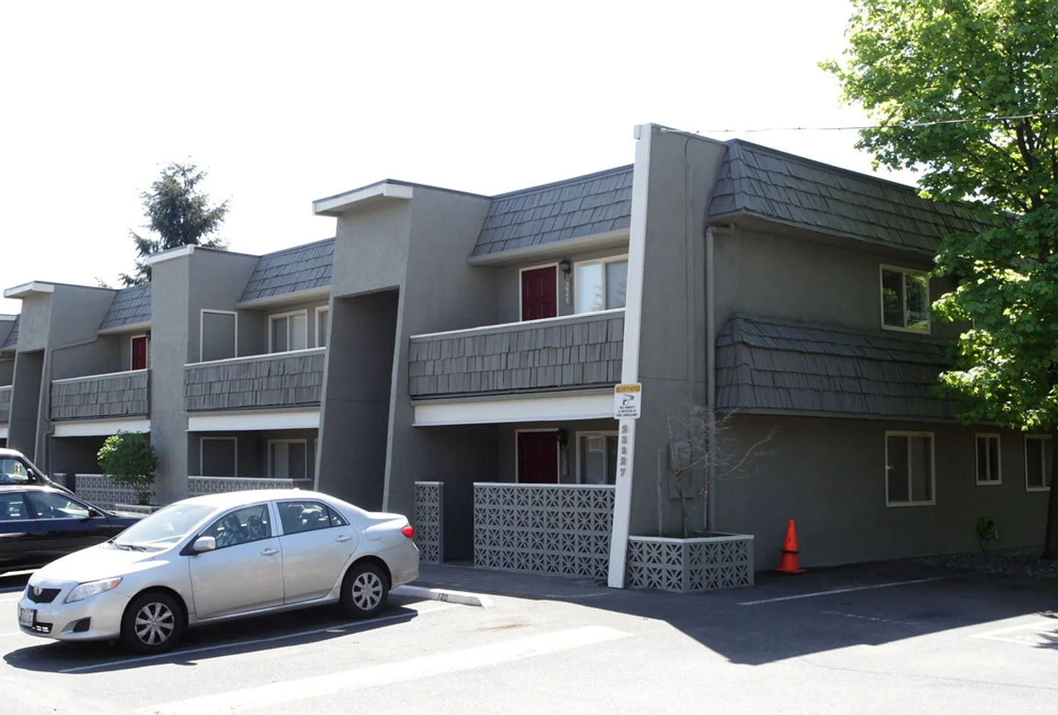 Skandi Villa in Edmonds | Boutique Apartments with Modern Touches | 1 MONTH FREE! — Photo 2