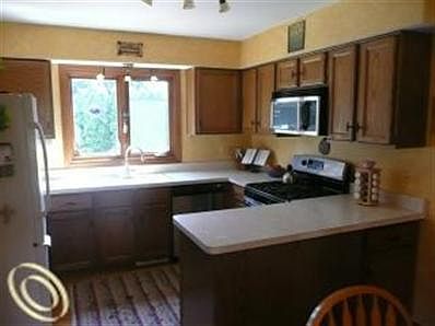 2nd image of 37759 Windwood Dr
