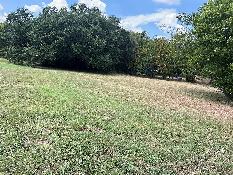 1st image of 114 Greentree Cir