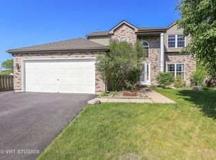 621 Anderson Dr, Lake In The Hills, IL 60156