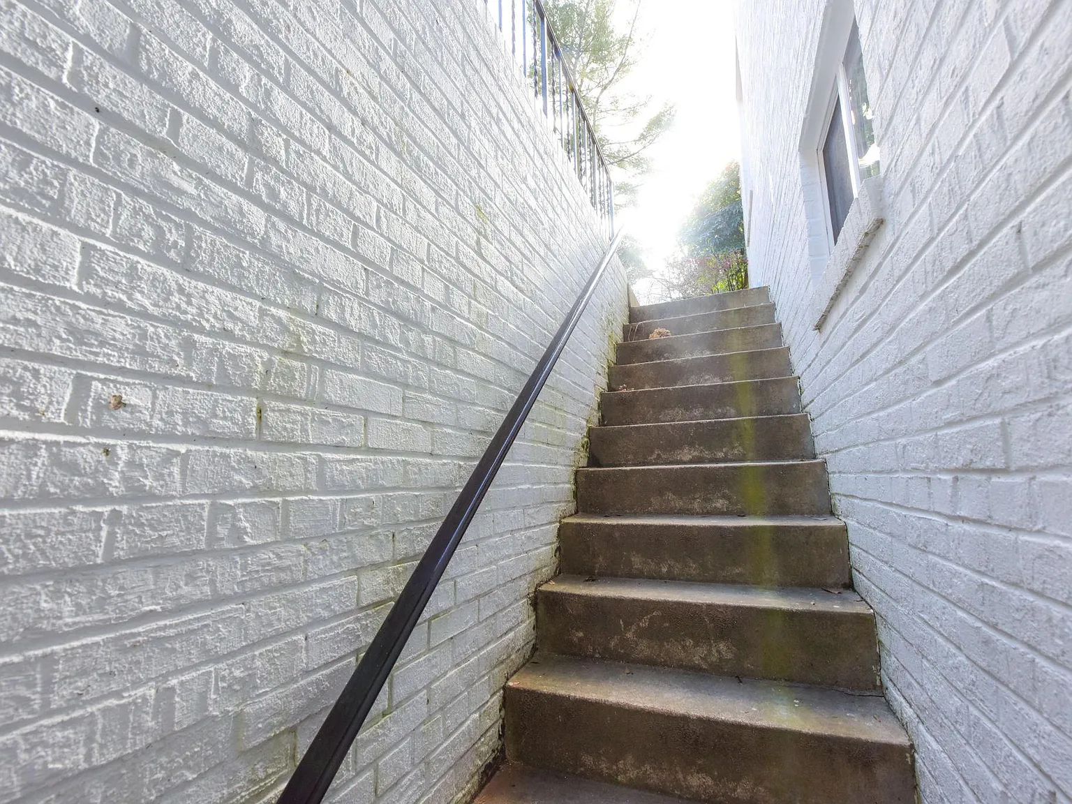 Studio, 1.0 bath, 3357 sqft, $1,850 — Photo 4