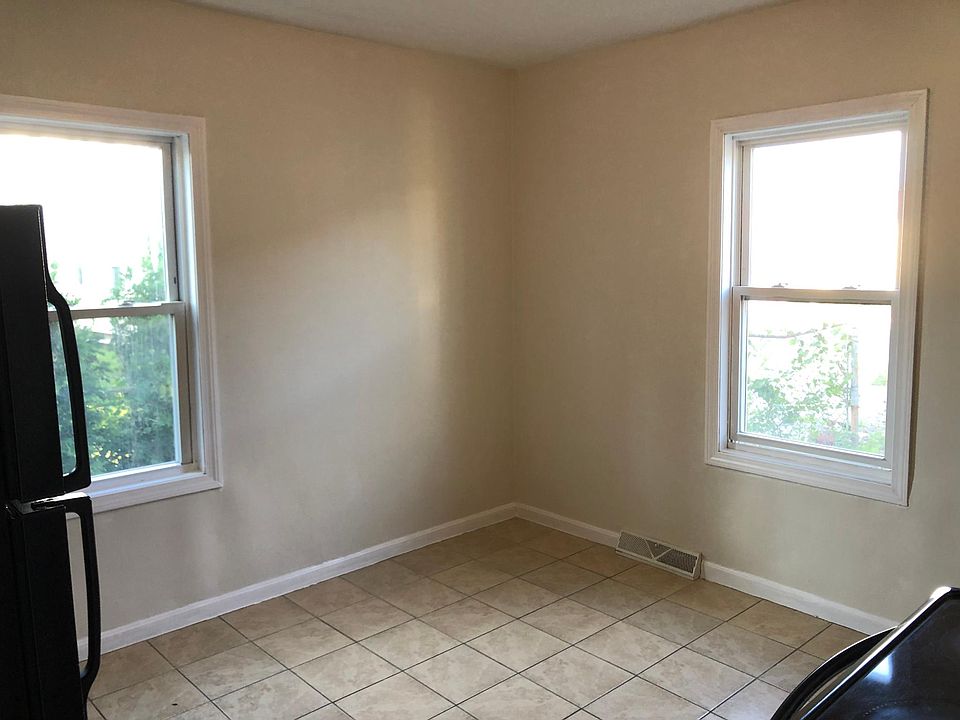 Kitchen\ dining area
