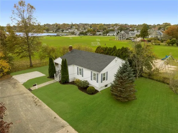 8 Marion St, Newport, RI 02840