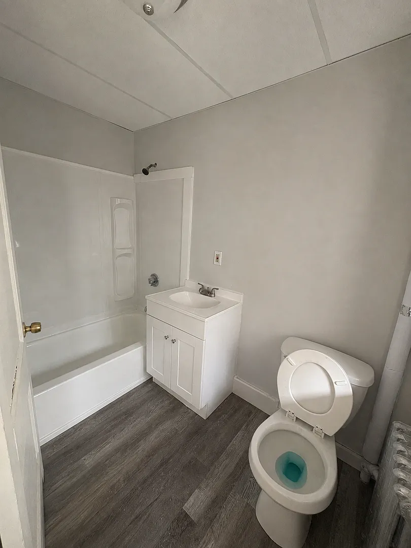20 Unit - Well-Maintained Apartments — Photo 2