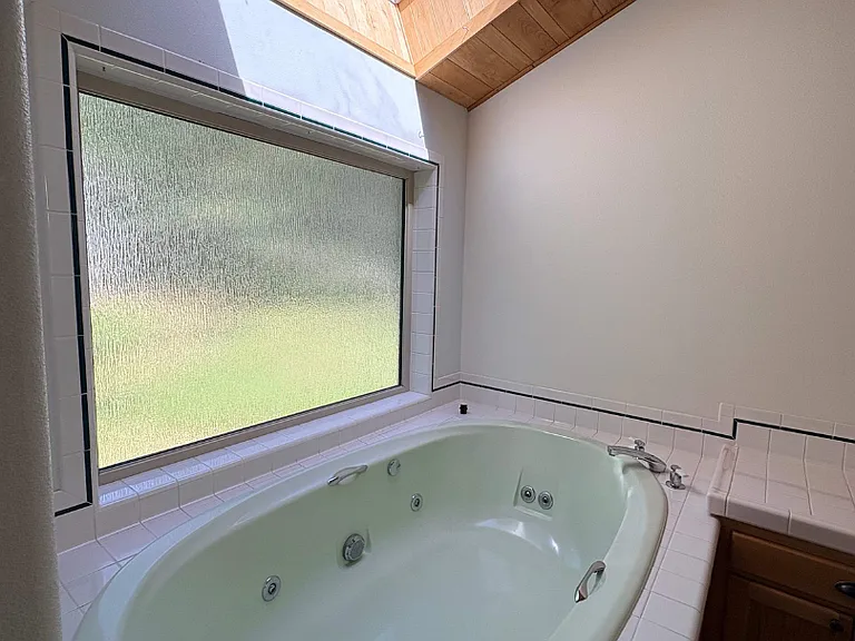 7205 SW Burl Dr — Photo 22
