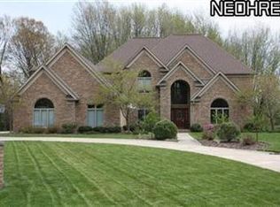 4979 Tulip Dr, Akron, OH 44333