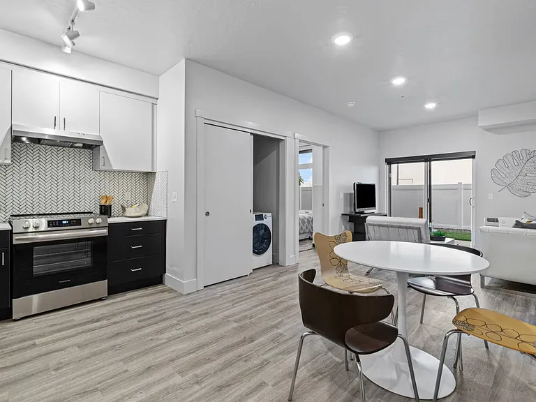 The Eliana Apartments — Photo 7