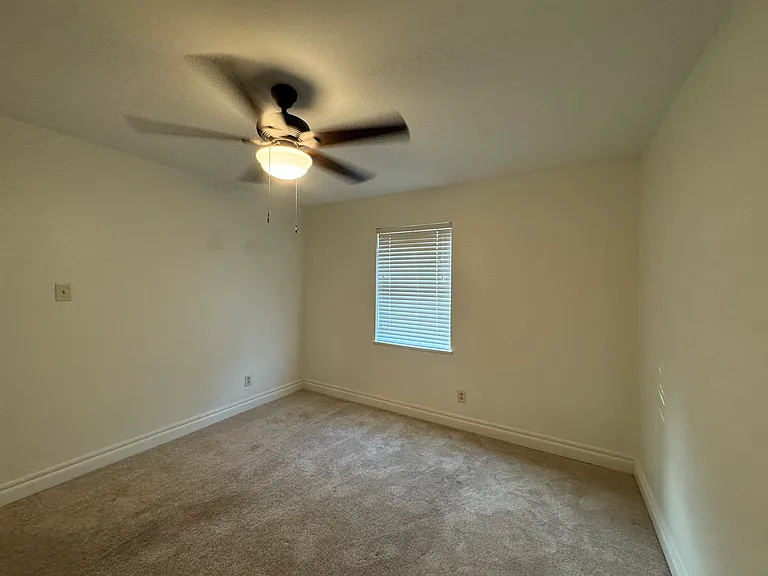 1302 Blueridge Pkwy — Photo 24