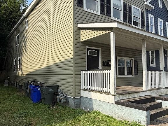 2nd image of 859 Lexington St