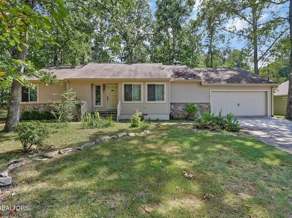 105 Anglewood Dr, Crossville, TN 38558