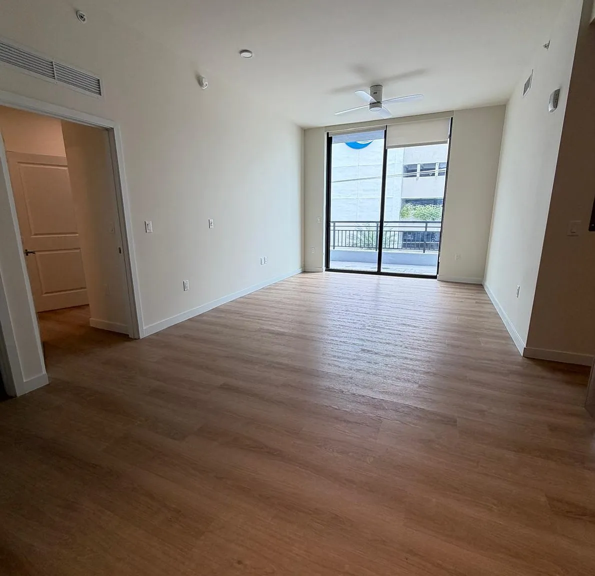 1 bed, 1.0 bath, 756 sqft, $2,290 — Photo 1