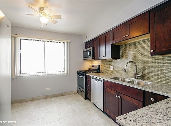 4th image of 6451D N Northwest Hwy APT 1C