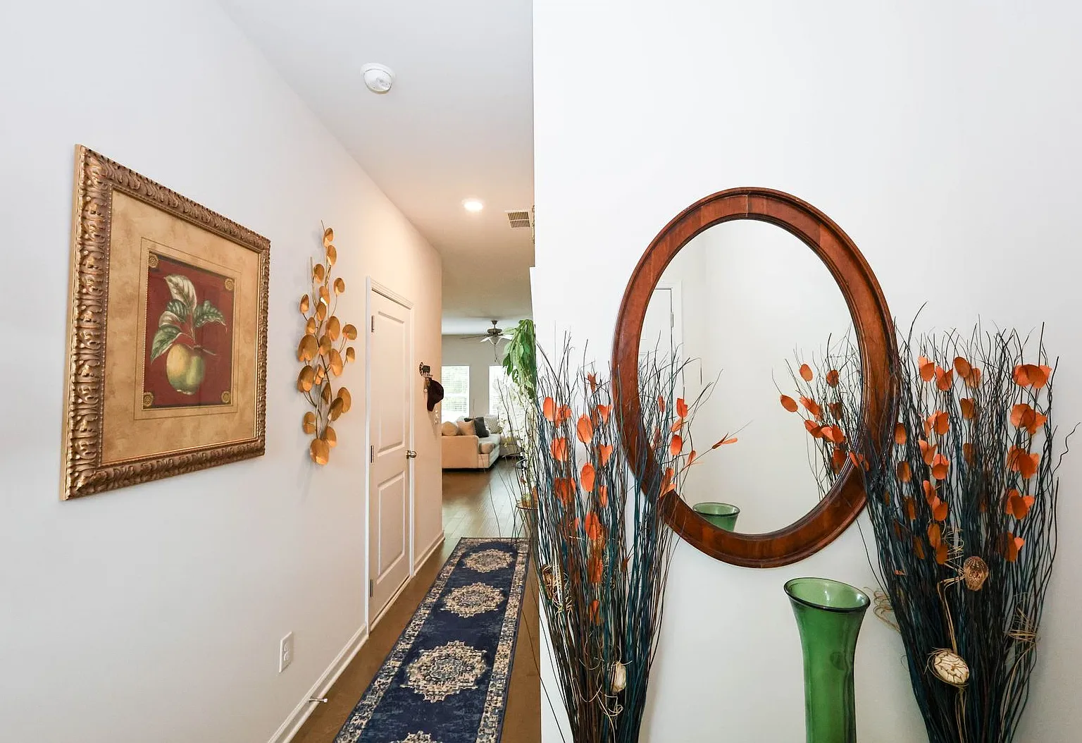 Unfurnished Townhome Wooded Backyard — Photo 4