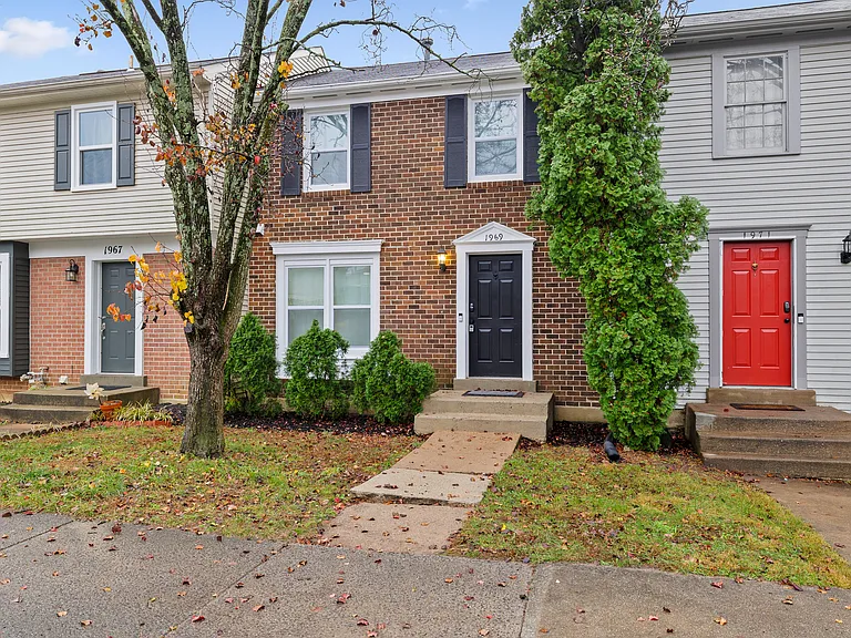 1969 Fountainbrook Ct — Photo 1