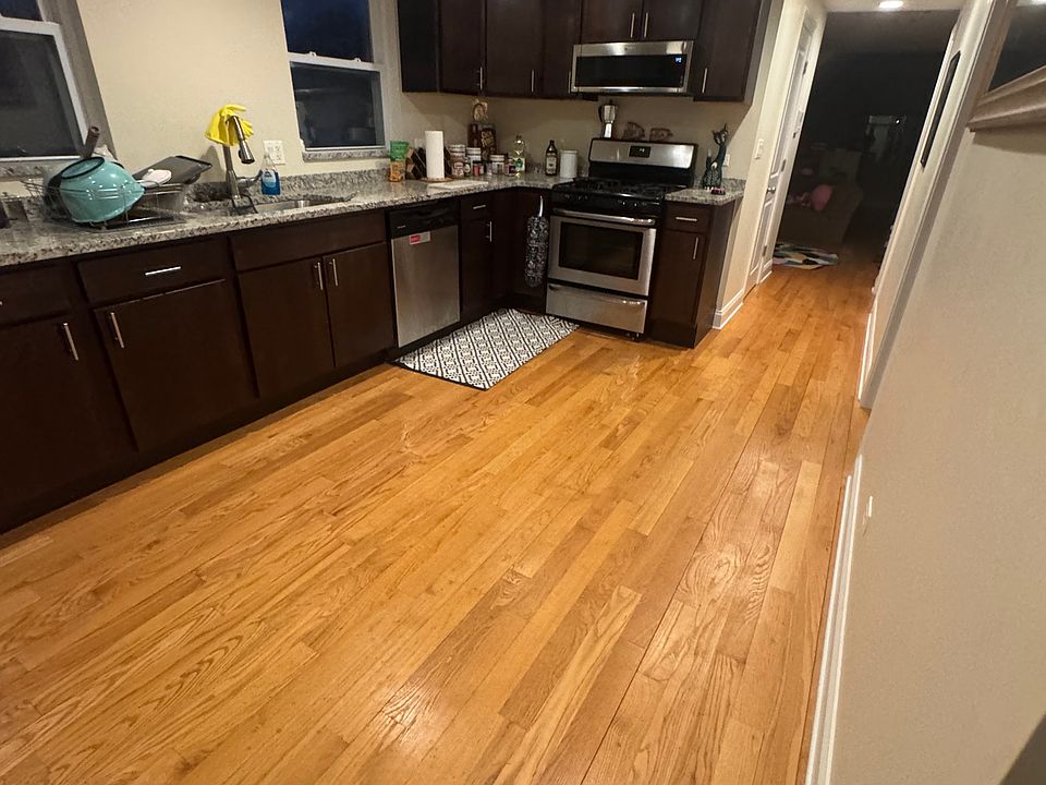 1st image of 3917 N Saint Louis Ave Floor 3