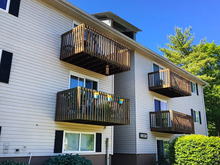 Oakwood Apartments — Photo 6