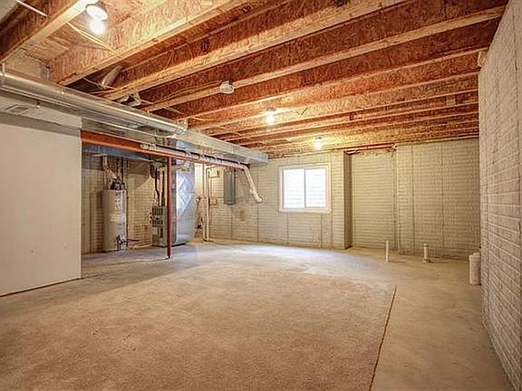 3rd image of 2118 Harbortown Cir #2118