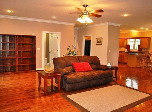 3rd image of 801 Bent Creek Dr