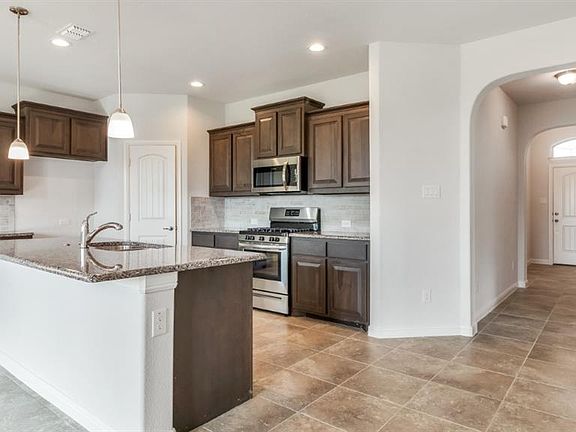 Photos shown here may not depict the specified home & features included are for illustration purposes only.