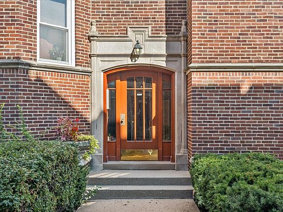 3rd image of 1230 Elmwood Ave #G