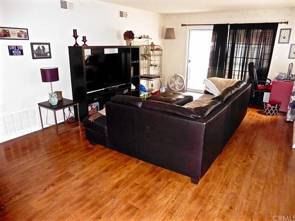 5th image of 410 Foxpark Dr