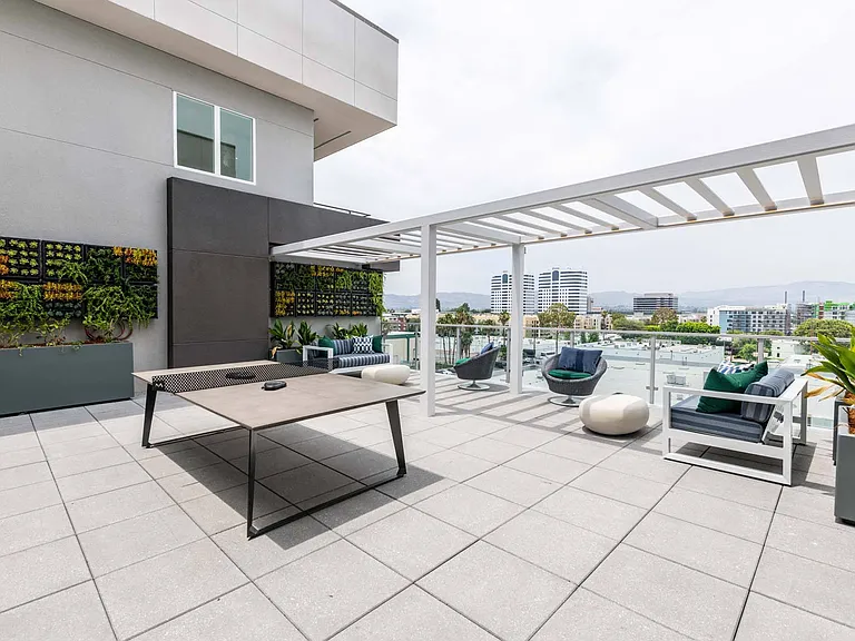 Essence — Photo 43