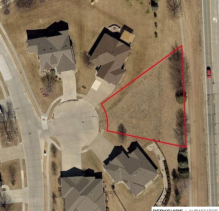 1st image of 19228 Lamont Cir