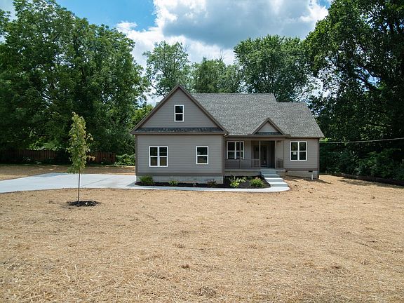 3rd image of 1915 Dahlia Dr