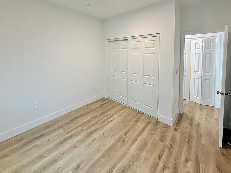 6989 Del Rosa Ave — Photo 9