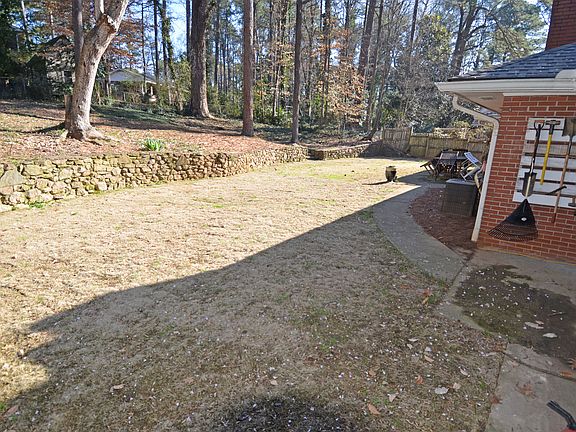 3rd image of 2538 Sherbrooke Dr