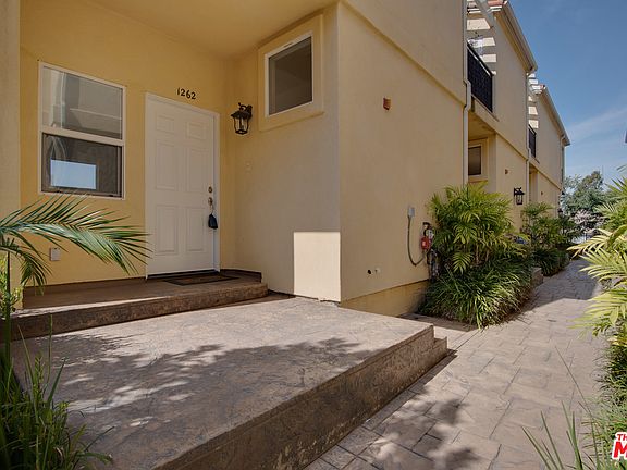 4th image of 1262 Engracia Ave