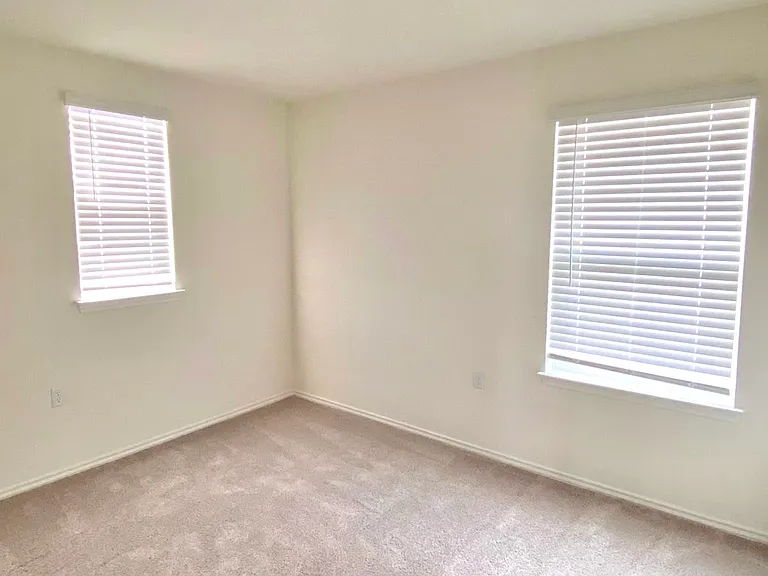 4701 Cobalt Ln — Photo 9