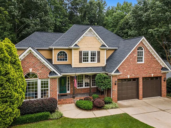 317 Sunset Grove Dr, Holly Springs, NC 27540