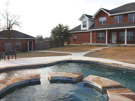3rd image of 140 Elm Country Dr