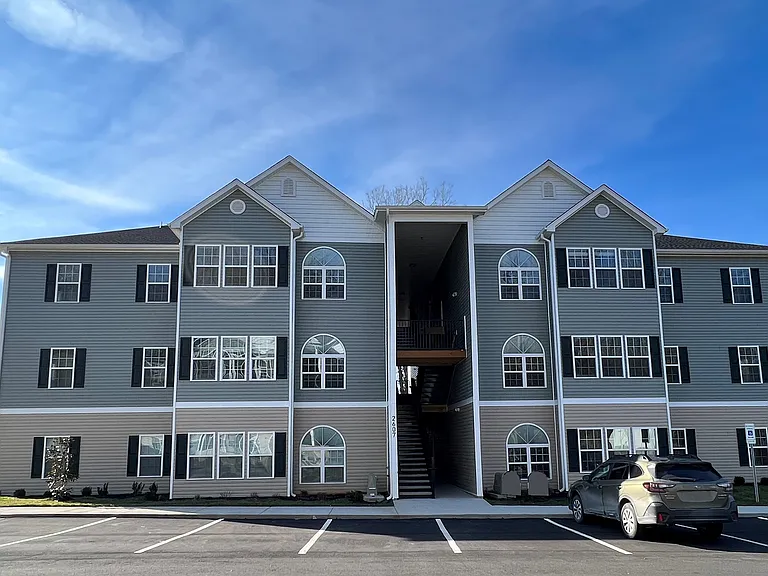 2607 Pennoak Way #K — Photo 1