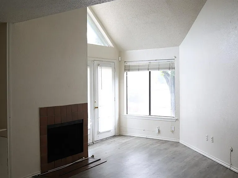 9803 Walnut St #B206 — Photo 2