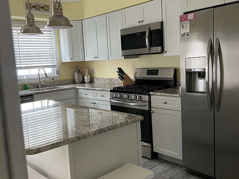 8 N Rosborough Ave #B — Photo 10