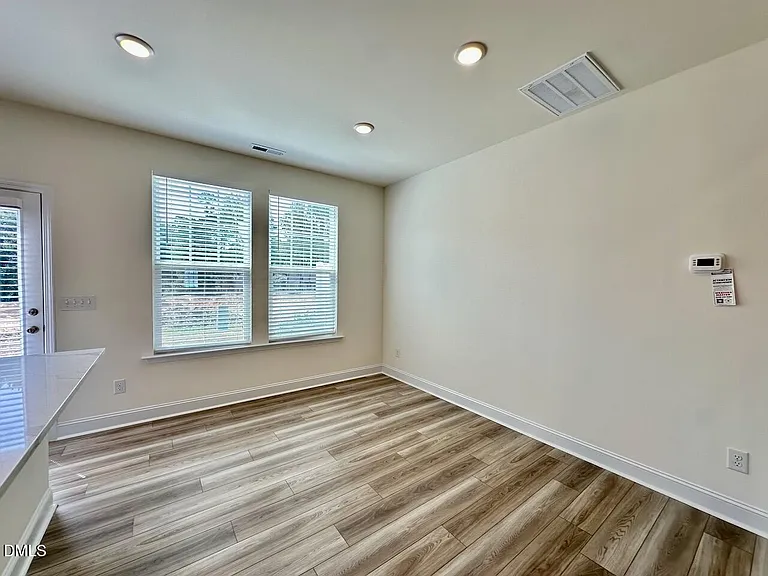 947 Kensley Grove Ln — Photo 12