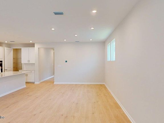 5th image of 149 CRAFTON Circle