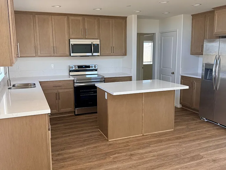 11712 Sebastian Rd — Photo 26