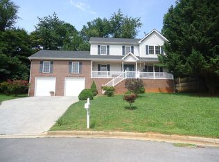 620 Crystal Ct, Winchester, VA 22601