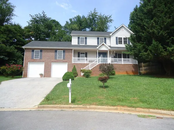 620 Crystal Ct, Winchester, VA 22601